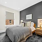 Sleeps 14 The Old Trafford Family Zen By Genesis Living * Manchester