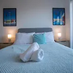 Luxury 2 Bed Penthouse Large Balcony *