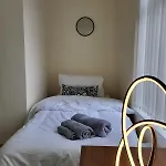 In 6 Minutes Drive To Victoria Station * Manchester
