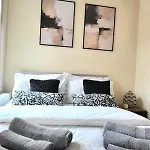 In 6 Minutes Drive To Victoria Station * Manchester