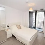 Daire Spacious & Contemporary 1bed