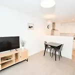 Spacious & Contemporary 1bed