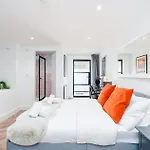 2 Bedroom, 2 Bathroom Apartment, Close To Mcr Centre *