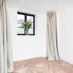 Apartment 2 Bedroom, 2 Bathroom Apartment, Close To Mcr Centre *