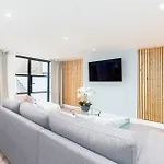 Apartment 2 Bedroom, 2 Bathroom Apartment, Close To Mcr Centre Manchester