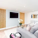 2 Bedroom, 2 Bathroom Apartment, Close To Mcr Centre *