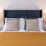 Apartamento 2 Bedroom Flat By Eccles Station With Communal Rooftop Garden Mánchester