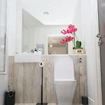 شقة Elegant 1-bed By Victoria Stn & Ao Arena-sleeps 4 مانشستر