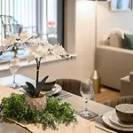 3 Bed Greengate Flat Centre *