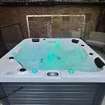 Holiday home The Secret Garden Retreat With Hot Tub
