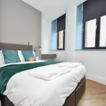 Spacious 2bed Flat W Security Apartment Manchester