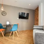 Apartment Spacious 2bed Flat W Security *