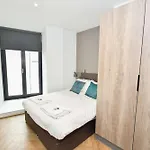 Spacious 2bed Flat W Security *