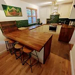 Detached House With Gated Parking In Whalley Range, Near Centre Villa