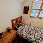 Detached House With Gated Parking In Whalley Range, Near Centre Villa Manchester