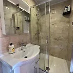 Flat With Free Secure Parking Manchester