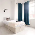 5bdr | Tram Access|free St Parking