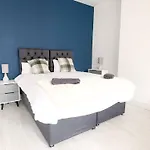 5bdr | Tram Access|free St Parking
