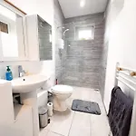 5bdr | Tram Access|free St Parking