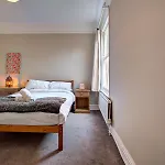 Spacious Victorian Family In Stretford - Pass The Keys Holiday home Manchester