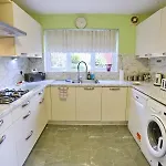 Base For 4 Bed-garden-free Parking - Pass The Keys *