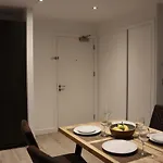 Modern Centre 2 Bedroom With Large Balcony Manchester
