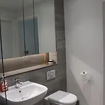 Modern Centre 2 Bedroom With Large Balcony Daire *
