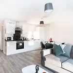 Bright & Spacious 2 Bedroom Apartmán Manchester