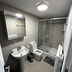 Cosy Newly Built Self-contained Garden Flat Daire
