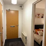 Luxury And Cosy Near Old Trafford M16 ,free Private Parking,fast Wi-fi,self Check-in Anytime Perfect For Late Arrivals, 5 Minutes To Old Trafford Stadium