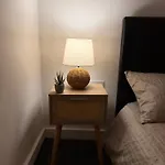 Luxury And Cosy Near Old Trafford M16 ,free Private Parking,fast Wi-fi,self Check-in Anytime Perfect For Late Arrivals, 5 Minutes To Old Trafford Stadium Lägenhet