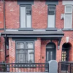 Spacious 5-bedroom - Sleeps 10 - - Parking Hébergement de vacances Manchester