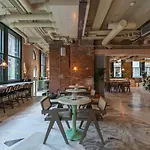 Отель The Alan 4*