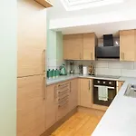 Spacious 3br Family With Big Garden Hébergement de vacances
