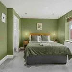 Guestready - Charming Retreat In Trafford Konukevi Manchester
