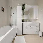 Semesterbostad Bright And Cosy 3-bedroom Near - Free Parking - Sleeps 6