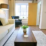 Modern 2 Bed House Close To *