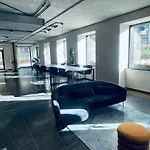 Sky View Centre Luxe - 2 Bedrooms Apartmán *