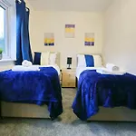 Modern 2 Bed House Close To * Манчестер