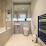 Sky View Centre Luxe - 2 Bedrooms Manchester