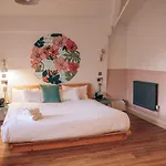 Hostel Malacuna *