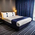 Express Centre By Ihg Hotel 3*