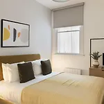 Cove Minshull Street 4*