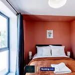 Feriehus Luxury Retreat For 10 Short Lets & Serviced With Hot Tub And Spacious Garden *