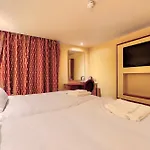 Airport By Dancenter 4*