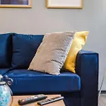 Stylish - 5g Wifi - Free Off-road Parking - Sleeps 6 * Manchester
