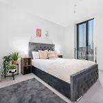 Appartement Center 28 Day Perks From May, Family And Business Travel Hideaway,parking, Walking Distance To Amenities *