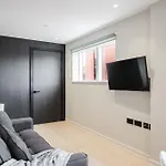 2 Bed Modern Flat, Castlefield, Citycentre, Parking, Self-checkin, Sleeps 4, Balcony, Wifi, Views Apartmán Manchester