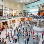 Center 28 Day Perks From May, Family And Business Travel Hideaway,parking, Walking Distance To Amenities
