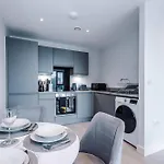 Stylish 1-bed Fast Wi-fi Easy Access To Apartament *